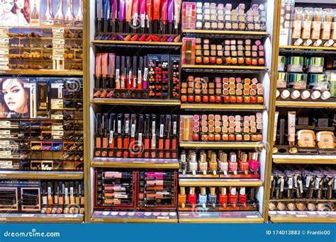 makeup store jobs part time